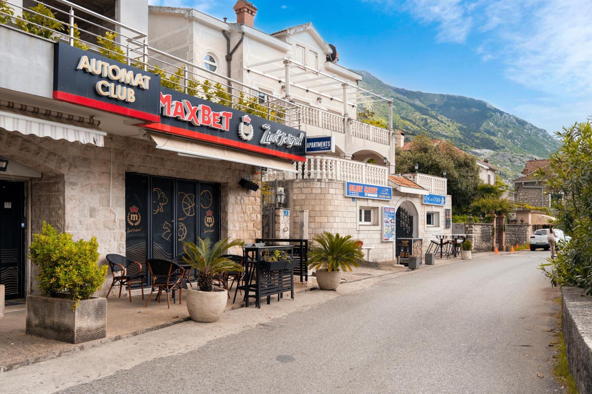 Apartment Busola Kotor Exterior photo